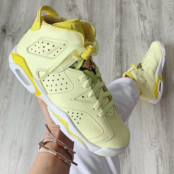 Nike 🌹 air jordan 6 retro sneakers - Picture 2 of 7